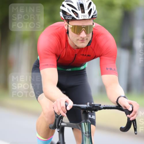 11.08.2024 - GEWOBA Citytriathlon Bremen H.Heesch http://msf.ph/oto/6775552 11.08.2024 11:43:05 Radfahren 756, 780, 1008 meine-sportfotos.de
