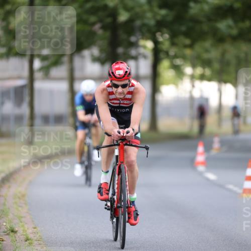 11.08.2024 - GEWOBA Citytriathlon Bremen H.Heesch http://msf.ph/oto/6775610 11.08.2024 11:43:22 Radfahren 756, 846, 868, 925, 967 meine-sportfotos.de