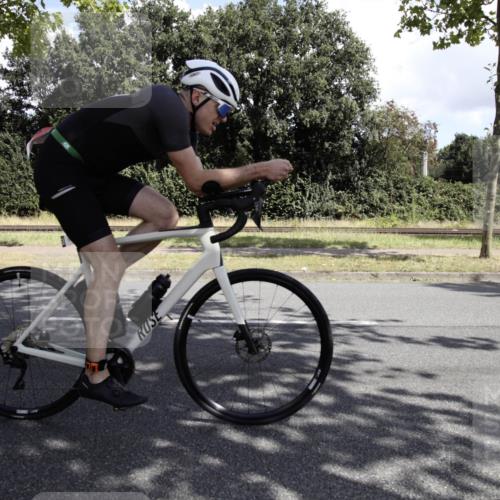 11.08.2024 - GEWOBA Citytriathlon Bremen H.Heesch http://msf.ph/oto/6775711 11.08.2024 11:51:02 Radfahren 742, 812, 892, 908, 934 meine-sportfotos.de