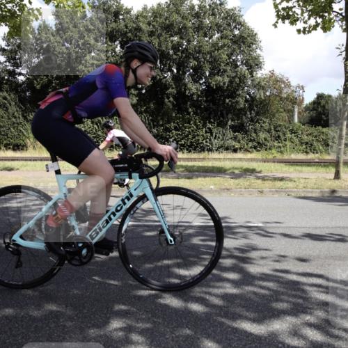 11.08.2024 - GEWOBA Citytriathlon Bremen H.Heesch http://msf.ph/oto/6775833 11.08.2024 11:53:01 Radfahren 917, 1005 meine-sportfotos.de