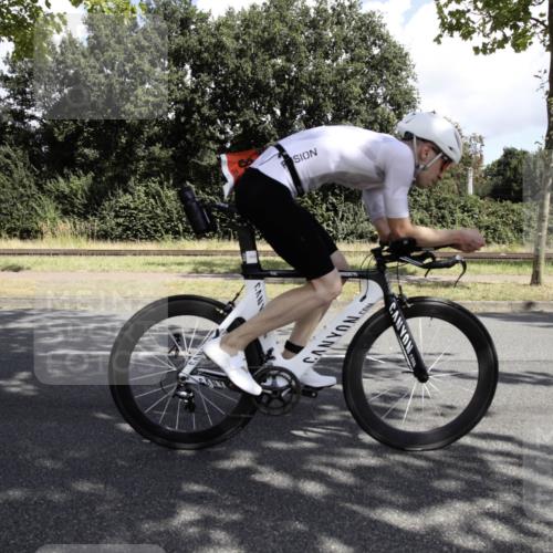 11.08.2024 - GEWOBA Citytriathlon Bremen H.Heesch http://msf.ph/oto/6775849 11.08.2024 11:53:30 Radfahren 788, 844, 940, 999, 1009 meine-sportfotos.de