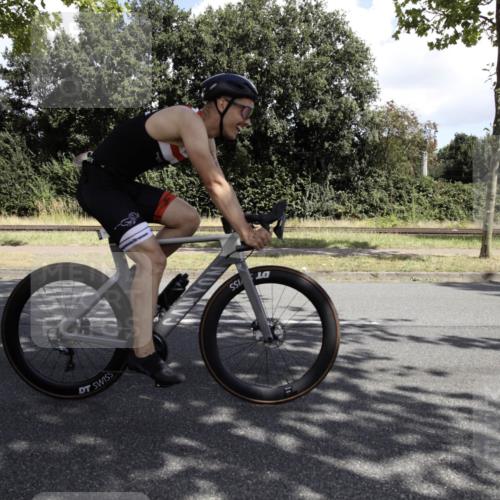 11.08.2024 - GEWOBA Citytriathlon Bremen H.Heesch http://msf.ph/oto/6775891 11.08.2024 11:54:14 Radfahren 804, 840, 856, 969, 1011 meine-sportfotos.de