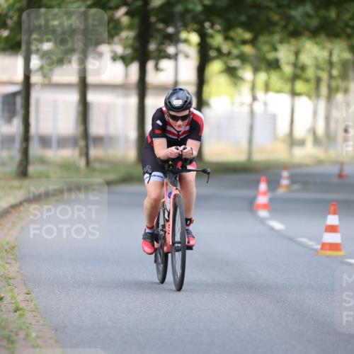 11.08.2024 - GEWOBA Citytriathlon Bremen H.Heesch http://msf.ph/oto/6775913 11.08.2024 11:43:51 Radfahren 914, 1039 meine-sportfotos.de