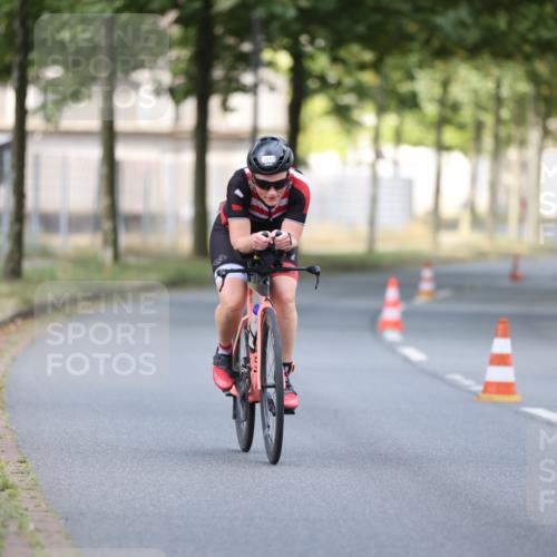 11.08.2024 - GEWOBA Citytriathlon Bremen H.Heesch http://msf.ph/oto/6775916 11.08.2024 11:43:51 Radfahren 914, 1039 meine-sportfotos.de