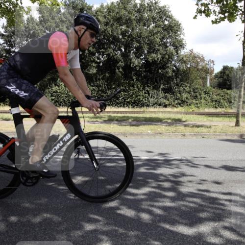 11.08.2024 - GEWOBA Citytriathlon Bremen H.Heesch http://msf.ph/oto/6775929 11.08.2024 11:54:58 Radfahren 749, 824, 850, 957, 960, 998 meine-sportfotos.de