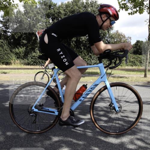 11.08.2024 - GEWOBA Citytriathlon Bremen H.Heesch http://msf.ph/oto/6775939 11.08.2024 11:55:18 Radfahren 781, 878, 1038 meine-sportfotos.de