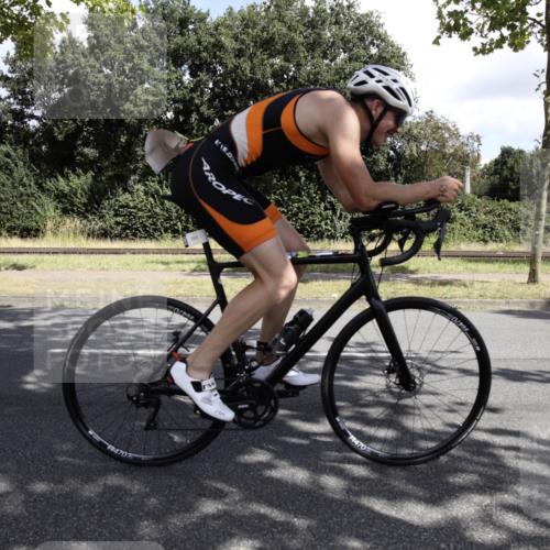 11.08.2024 - GEWOBA Citytriathlon Bremen H.Heesch http://msf.ph/oto/6775953 11.08.2024 11:55:51 Radfahren 769, 823 meine-sportfotos.de