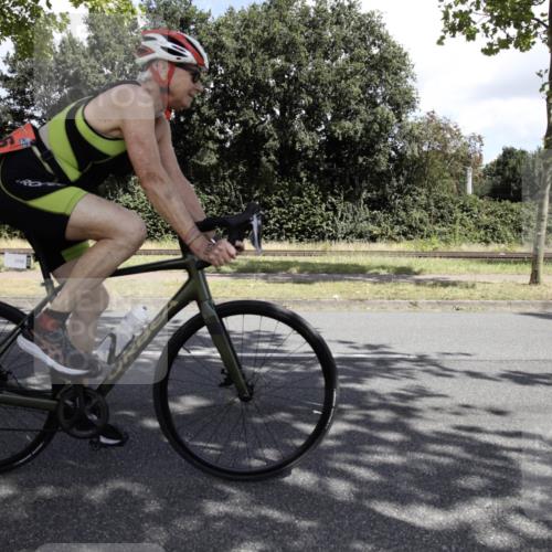 11.08.2024 - GEWOBA Citytriathlon Bremen H.Heesch http://msf.ph/oto/6775965 11.08.2024 11:56:16 Radfahren 790, 825, 874, 989, 991, 1036 meine-sportfotos.de