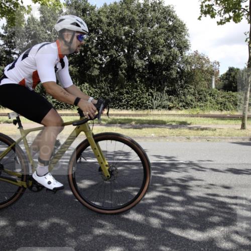 11.08.2024 - GEWOBA Citytriathlon Bremen H.Heesch http://msf.ph/oto/6775971 11.08.2024 11:56:19 Radfahren 782, 790, 825, 874, 930, 989, 991, 1036 meine-sportfotos.de