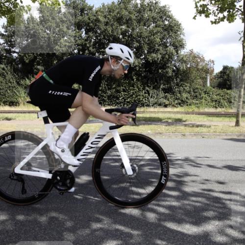 11.08.2024 - GEWOBA Citytriathlon Bremen H.Heesch http://msf.ph/oto/6775974 11.08.2024 11:56:29 Radfahren 782, 807, 821, 874, 930 meine-sportfotos.de