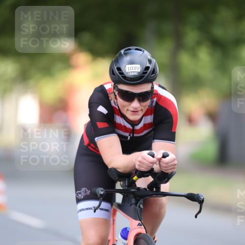 11.08.2024 - GEWOBA Citytriathlon Bremen H.Heesch http://msf.ph/oto/6775987 11.08.2024 11:43:52 Radfahren 914, 1039 meine-sportfotos.de