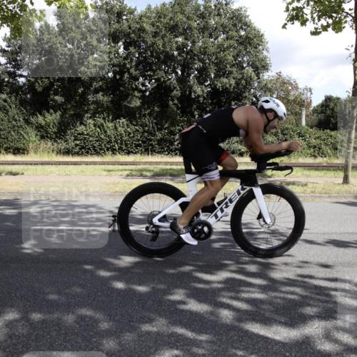 11.08.2024 - GEWOBA Citytriathlon Bremen H.Heesch http://msf.ph/oto/6776008 11.08.2024 11:57:32 Radfahren 896, 1002 meine-sportfotos.de