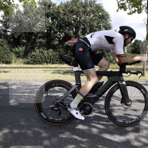 11.08.2024 - GEWOBA Citytriathlon Bremen H.Heesch http://msf.ph/oto/6776015 11.08.2024 11:57:48 Radfahren 744, 767, 852, 857, 952 meine-sportfotos.de