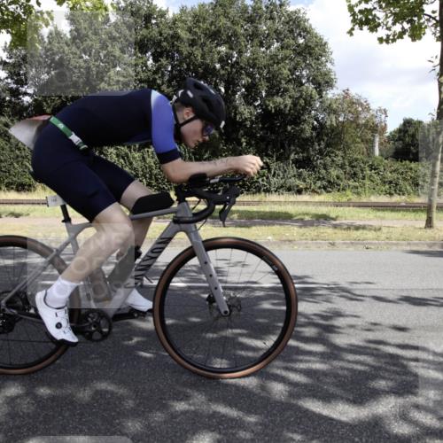 11.08.2024 - GEWOBA Citytriathlon Bremen H.Heesch http://msf.ph/oto/6776025 11.08.2024 11:57:59 Radfahren 744, 767, 852, 857, 902, 905, 952 meine-sportfotos.de