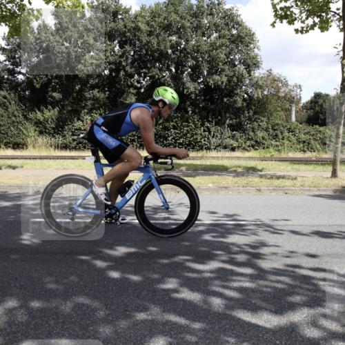 11.08.2024 - GEWOBA Citytriathlon Bremen H.Heesch http://msf.ph/oto/6776034 11.08.2024 11:58:10 Radfahren 744, 754, 902, 905 meine-sportfotos.de