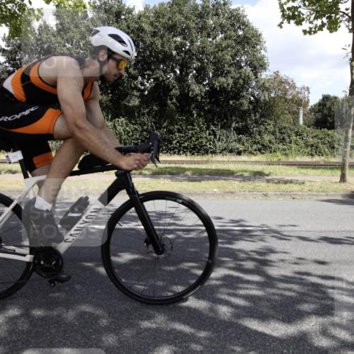 11.08.2024 - GEWOBA Citytriathlon Bremen H.Heesch http://msf.ph/oto/6776037 11.08.2024 11:58:14 Radfahren 754, 902, 905 meine-sportfotos.de