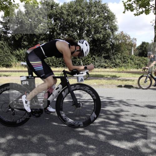 11.08.2024 - GEWOBA Citytriathlon Bremen H.Heesch http://msf.ph/oto/6776043 11.08.2024 11:58:42 Radfahren 771, 786, 1020 meine-sportfotos.de