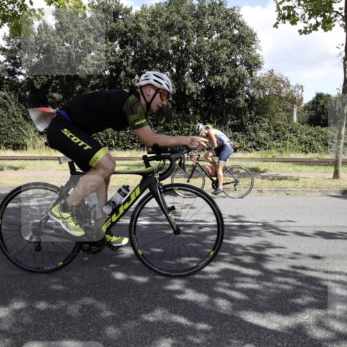 11.08.2024 - GEWOBA Citytriathlon Bremen H.Heesch http://msf.ph/oto/6776047 11.08.2024 11:58:46 Radfahren 771, 786, 1020 meine-sportfotos.de