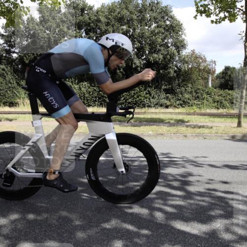 11.08.2024 - GEWOBA Citytriathlon Bremen H.Heesch http://msf.ph/oto/6776060 11.08.2024 11:59:25 Radfahren 758, 780, 834, 835, 859, 925 meine-sportfotos.de