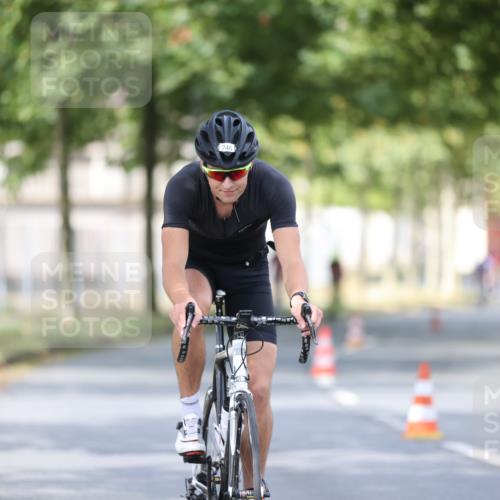 11.08.2024 - GEWOBA Citytriathlon Bremen H.Heesch http://msf.ph/oto/6776085 11.08.2024 11:44:06 Radfahren 746, 759, 861, 914 meine-sportfotos.de