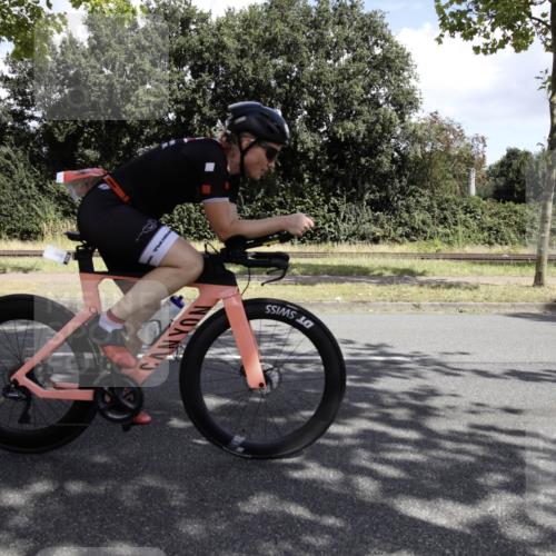 11.08.2024 - GEWOBA Citytriathlon Bremen H.Heesch http://msf.ph/oto/6776090 11.08.2024 12:00:18 Radfahren 799, 846, 967, 1039 meine-sportfotos.de