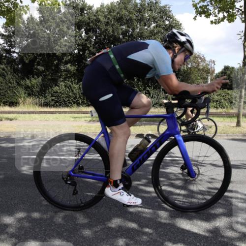 11.08.2024 - GEWOBA Citytriathlon Bremen H.Heesch http://msf.ph/oto/6776095 11.08.2024 12:00:37 Radfahren 756, 799, 861, 995 meine-sportfotos.de