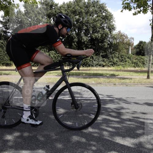 11.08.2024 - GEWOBA Citytriathlon Bremen H.Heesch http://msf.ph/oto/6776135 11.08.2024 12:01:28 Radfahren 746, 763, 800, 819, 827, 877 meine-sportfotos.de