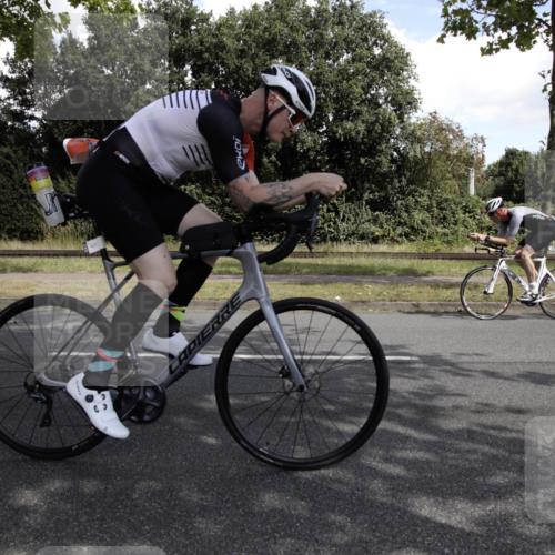 11.08.2024 - GEWOBA Citytriathlon Bremen H.Heesch http://msf.ph/oto/6776141 11.08.2024 12:01:33 Radfahren 746, 763, 800, 819, 827, 871, 877 meine-sportfotos.de