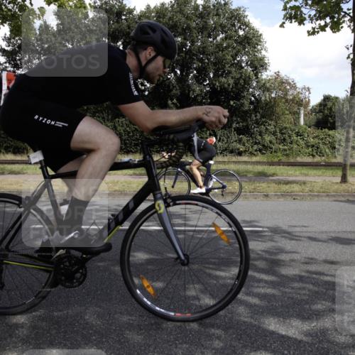 11.08.2024 - GEWOBA Citytriathlon Bremen H.Heesch http://msf.ph/oto/6776146 11.08.2024 12:01:35 Radfahren 746, 763, 800, 819, 827, 871, 877 meine-sportfotos.de