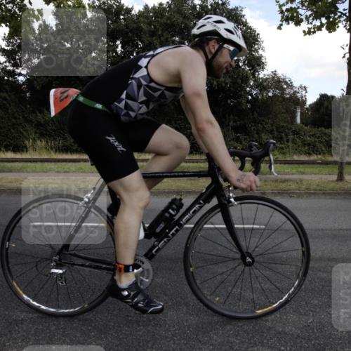 11.08.2024 - GEWOBA Citytriathlon Bremen H.Heesch http://msf.ph/oto/6776163 11.08.2024 12:02:00 Radfahren 770, 956, 973, 980 meine-sportfotos.de