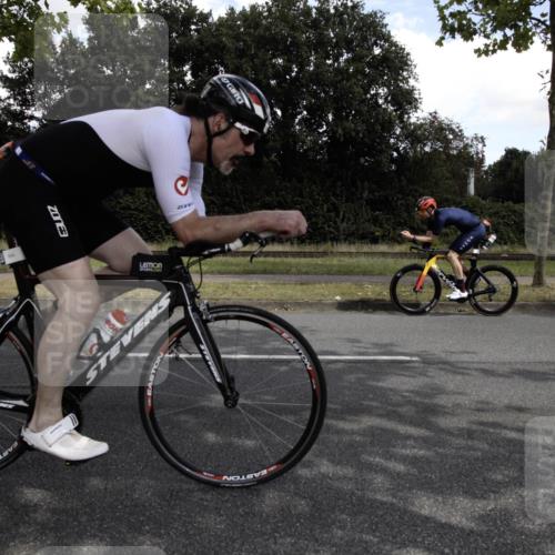 11.08.2024 - GEWOBA Citytriathlon Bremen H.Heesch http://msf.ph/oto/6776173 11.08.2024 12:02:11 Radfahren 770, 900, 926, 956, 973, 980, 996 meine-sportfotos.de