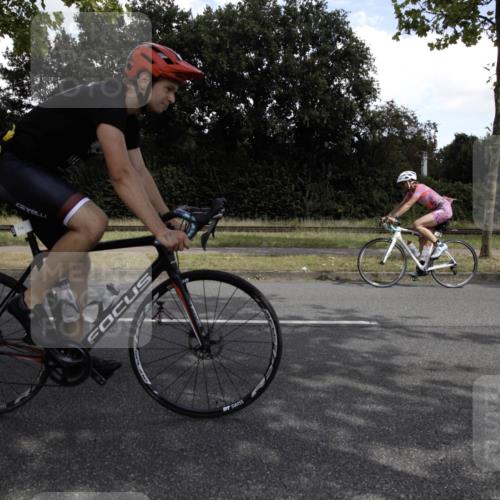 11.08.2024 - GEWOBA Citytriathlon Bremen H.Heesch http://msf.ph/oto/6776176 11.08.2024 12:02:15 Radfahren 900, 926, 956, 973, 980, 996 meine-sportfotos.de