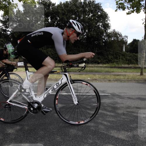 11.08.2024 - GEWOBA Citytriathlon Bremen H.Heesch http://msf.ph/oto/6776182 11.08.2024 12:02:25 Radfahren 759, 836, 855, 873, 900, 926, 996 meine-sportfotos.de