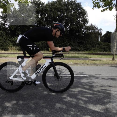11.08.2024 - GEWOBA Citytriathlon Bremen H.Heesch http://msf.ph/oto/6776188 11.08.2024 12:02:27 Radfahren 759, 836, 855, 873, 900, 926, 974, 996 meine-sportfotos.de
