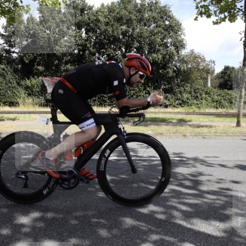 11.08.2024 - GEWOBA Citytriathlon Bremen H.Heesch http://msf.ph/oto/6776218 11.08.2024 12:03:18 Radfahren 826, 853, 936, 942, 1024, 1029, 1030, 1040 meine-sportfotos.de