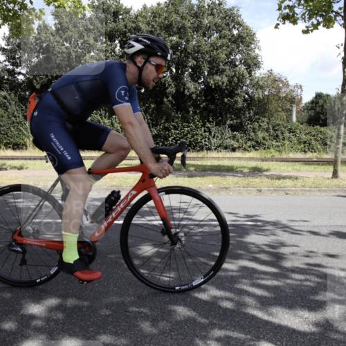 11.08.2024 - GEWOBA Citytriathlon Bremen H.Heesch http://msf.ph/oto/6776231 11.08.2024 12:03:26 Radfahren 822, 826, 853, 867, 936, 942, 1030, 1040 meine-sportfotos.de