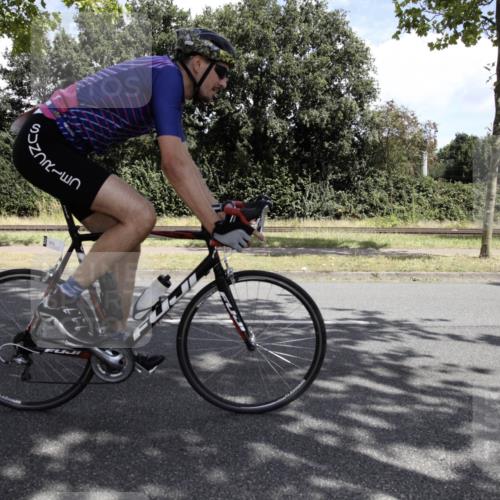 11.08.2024 - GEWOBA Citytriathlon Bremen H.Heesch http://msf.ph/oto/6776240 11.08.2024 12:03:36 Radfahren 755, 775, 806, 822, 826, 853, 867, 906 meine-sportfotos.de