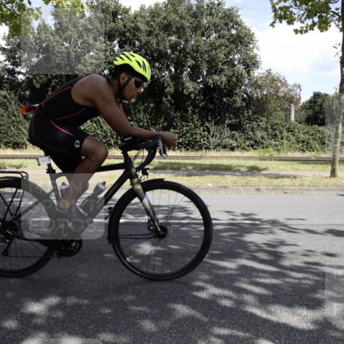 11.08.2024 - GEWOBA Citytriathlon Bremen H.Heesch http://msf.ph/oto/6776243 11.08.2024 12:03:40 Radfahren 755, 775, 806, 822, 867, 906 meine-sportfotos.de