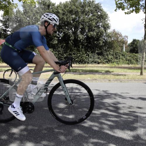 11.08.2024 - GEWOBA Citytriathlon Bremen H.Heesch http://msf.ph/oto/6776246 11.08.2024 12:03:42 Radfahren 755, 775, 798, 806, 822, 843, 867, 906 meine-sportfotos.de