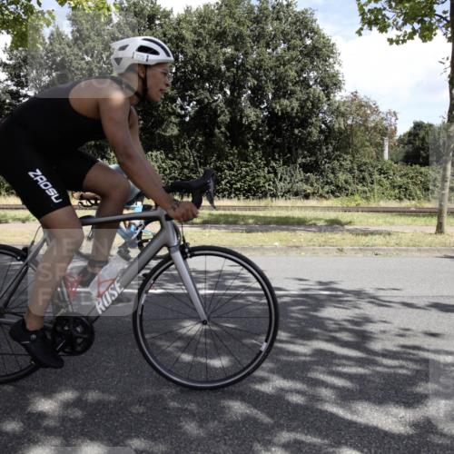 11.08.2024 - GEWOBA Citytriathlon Bremen H.Heesch http://msf.ph/oto/6776252 11.08.2024 12:03:45 Radfahren 755, 775, 798, 806, 822, 843, 906 meine-sportfotos.de