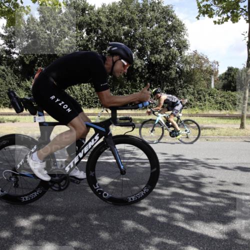 11.08.2024 - GEWOBA Citytriathlon Bremen H.Heesch http://msf.ph/oto/6776255 11.08.2024 12:03:47 Radfahren 755, 775, 798, 806, 822, 843, 906 meine-sportfotos.de