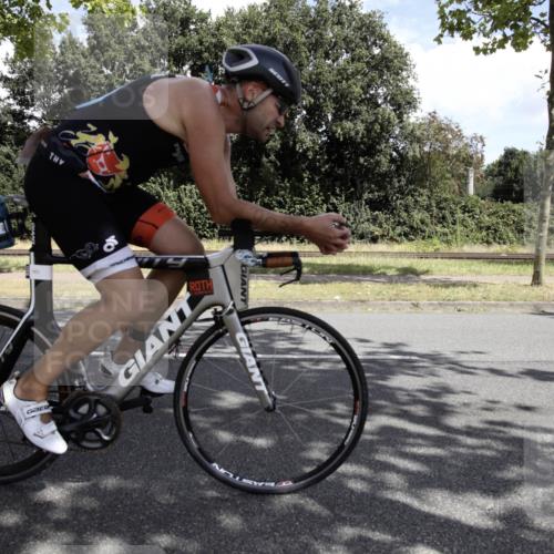 11.08.2024 - GEWOBA Citytriathlon Bremen H.Heesch http://msf.ph/oto/6776258 11.08.2024 12:03:50 Radfahren 755, 775, 798, 806, 843, 906 meine-sportfotos.de