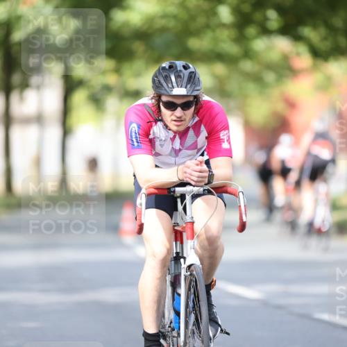 11.08.2024 - GEWOBA Citytriathlon Bremen H.Heesch http://msf.ph/oto/6776266 11.08.2024 11:44:18 Radfahren 746, 759, 855, 861, 926 meine-sportfotos.de