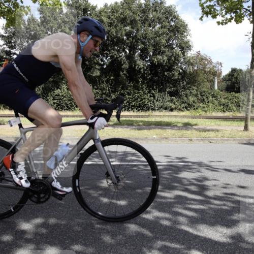 11.08.2024 - GEWOBA Citytriathlon Bremen H.Heesch http://msf.ph/oto/6776268 11.08.2024 12:04:11 Radfahren 801, 899, 907, 911, 918, 955, 964 meine-sportfotos.de