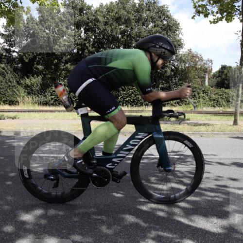 11.08.2024 - GEWOBA Citytriathlon Bremen H.Heesch http://msf.ph/oto/6776270 11.08.2024 12:04:19 Radfahren 757, 801, 862, 899, 907, 911, 918, 955, 964 meine-sportfotos.de