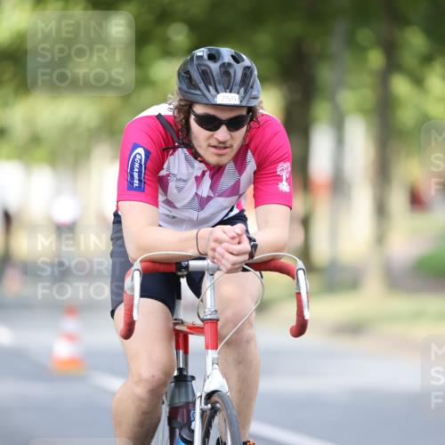 11.08.2024 - GEWOBA Citytriathlon Bremen H.Heesch http://msf.ph/oto/6776283 11.08.2024 11:44:18 Radfahren 746, 759, 855, 861, 926 meine-sportfotos.de