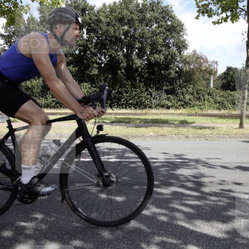 11.08.2024 - GEWOBA Citytriathlon Bremen H.Heesch http://msf.ph/oto/6776285 11.08.2024 12:04:27 Radfahren 757, 801, 862, 899, 907, 918, 944, 955, 962, 968, 997 meine-sportfotos.de