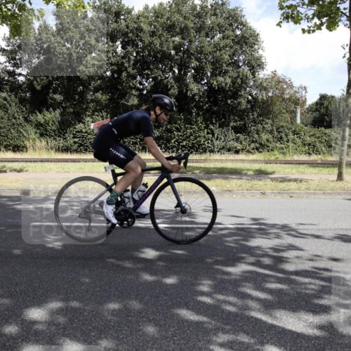 11.08.2024 - GEWOBA Citytriathlon Bremen H.Heesch http://msf.ph/oto/6776295 11.08.2024 12:04:35 Radfahren 757, 801, 862, 944, 962, 968, 994, 997 meine-sportfotos.de