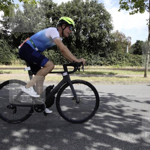 11.08.2024 - GEWOBA Citytriathlon Bremen H.Heesch http://msf.ph/oto/6776303 11.08.2024 12:04:37 Radfahren 757, 862, 944, 958, 962, 968, 994, 997 meine-sportfotos.de