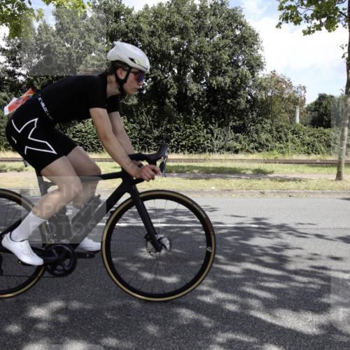 11.08.2024 - GEWOBA Citytriathlon Bremen H.Heesch http://msf.ph/oto/6776305 11.08.2024 12:04:38 Radfahren 757, 862, 944, 958, 962, 968, 994, 997 meine-sportfotos.de